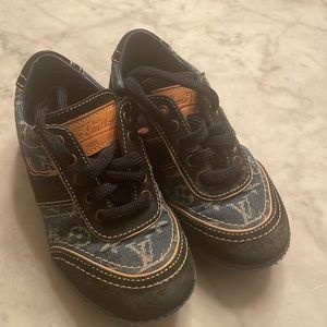 Louis Vuitton size 25 denim and leather monogram toddler sneaker used condition